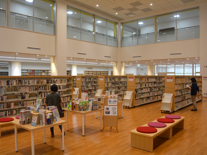 Okinawa City Library 沖縄市立図書館